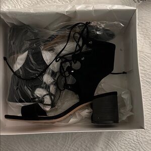 SCHUTZ White Gift Box